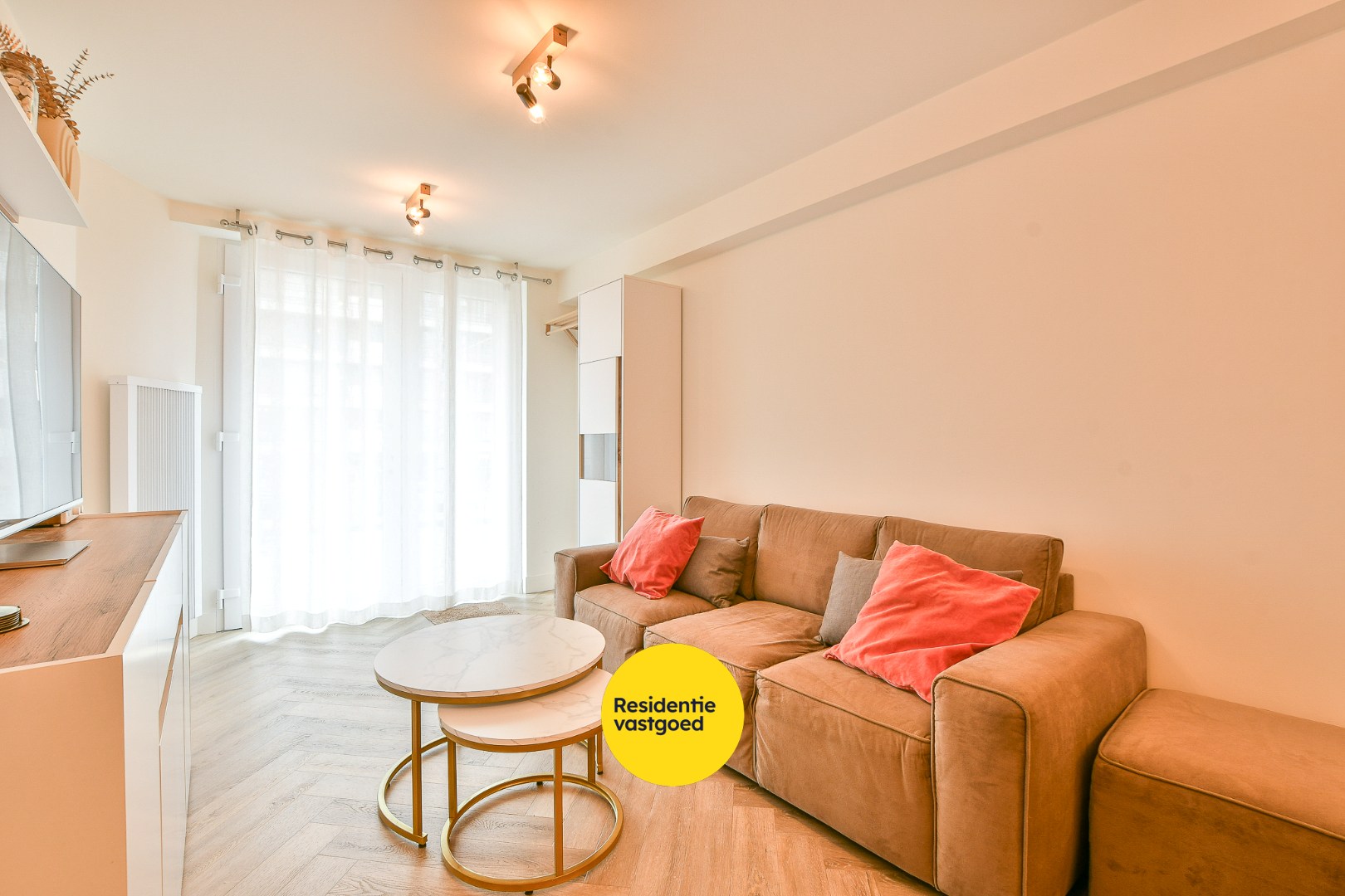 Volledig vernieuwd appartement te koop - achterkant zeedijk Wenduine! 