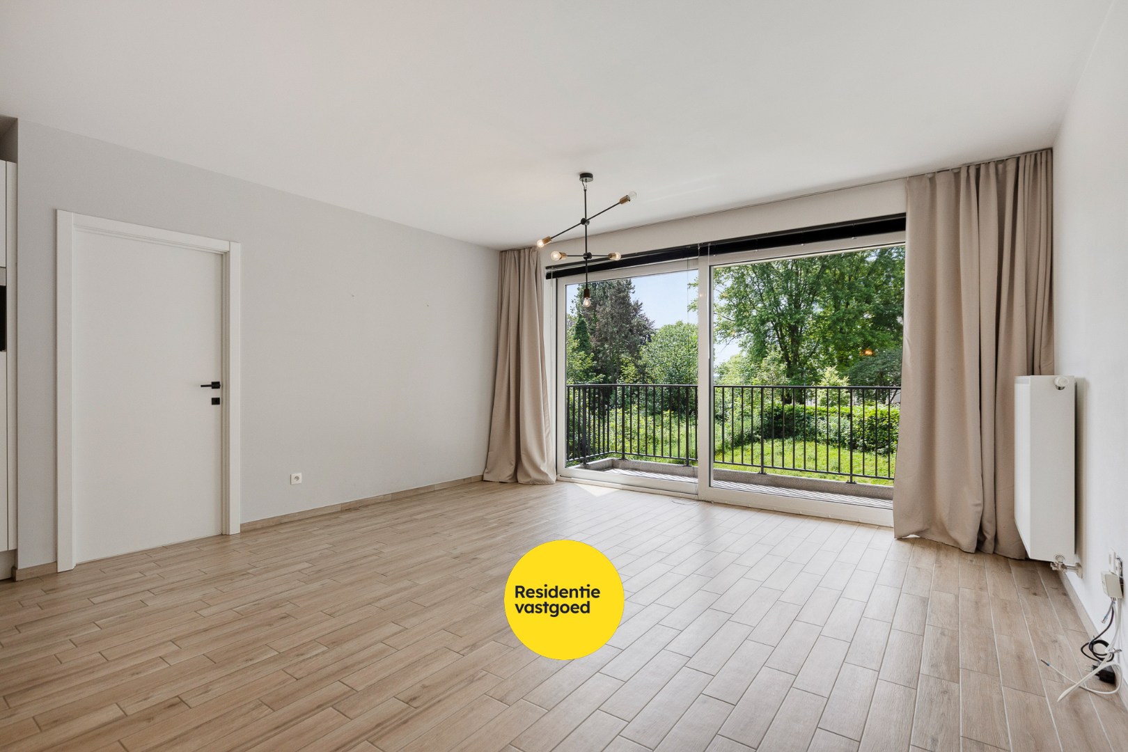 Instapklaar 1-slpk appartement te Laken 