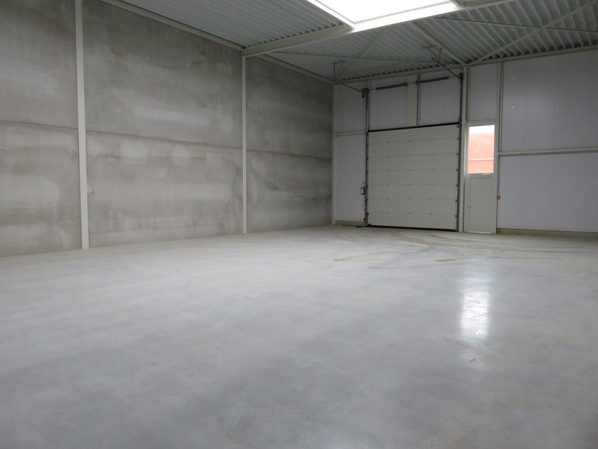 KMO-unit op strategische locatie - VERKOOP ONDER REGISTRATIERECHTEN!! 