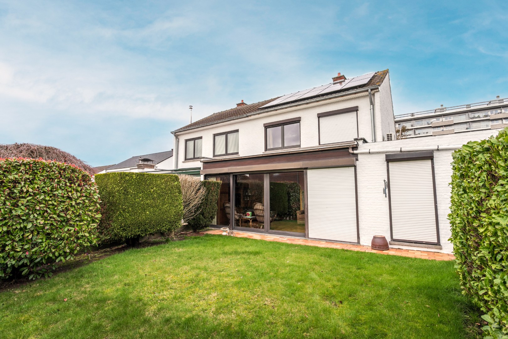 Solide 3-gevel woning met 3 slaapkamers, tuin en garage nabij centrum Halle 