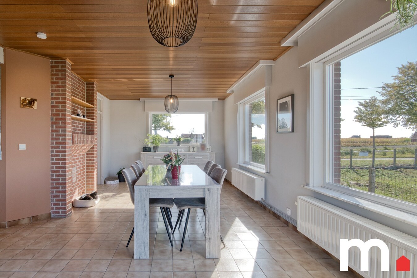 Unieke villa omringd tussen de velden en prachtige verzichten ! 