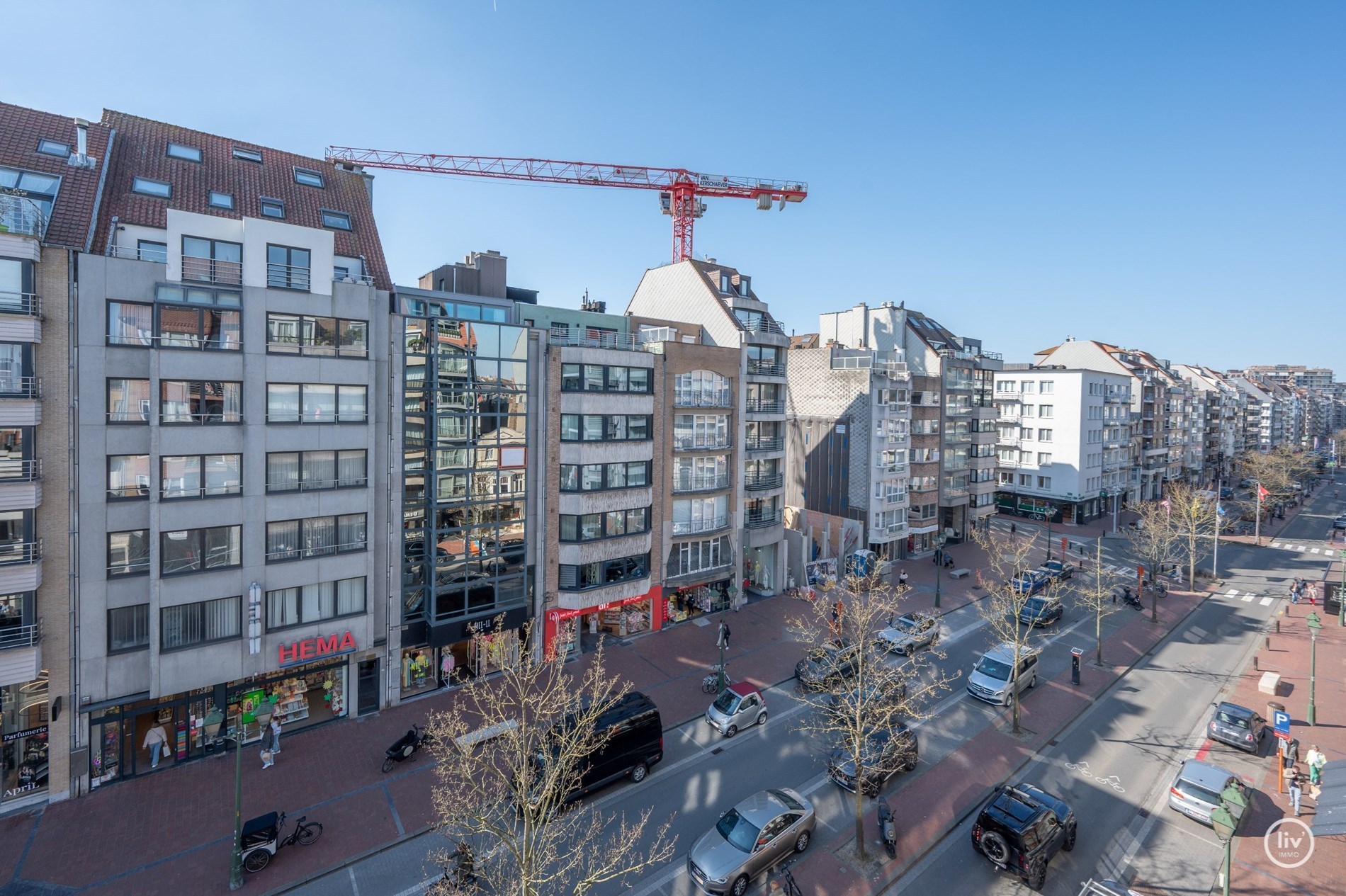 Appartement entièrement rénové et élégant au cœur de Knokke dans la Lippenslaan. 