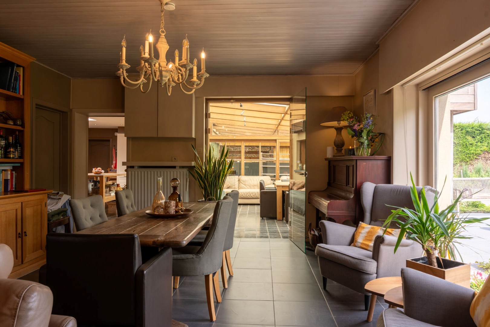 Rustig gelegen, alleenstaande woning met mooie tuin op 1.195 m² 