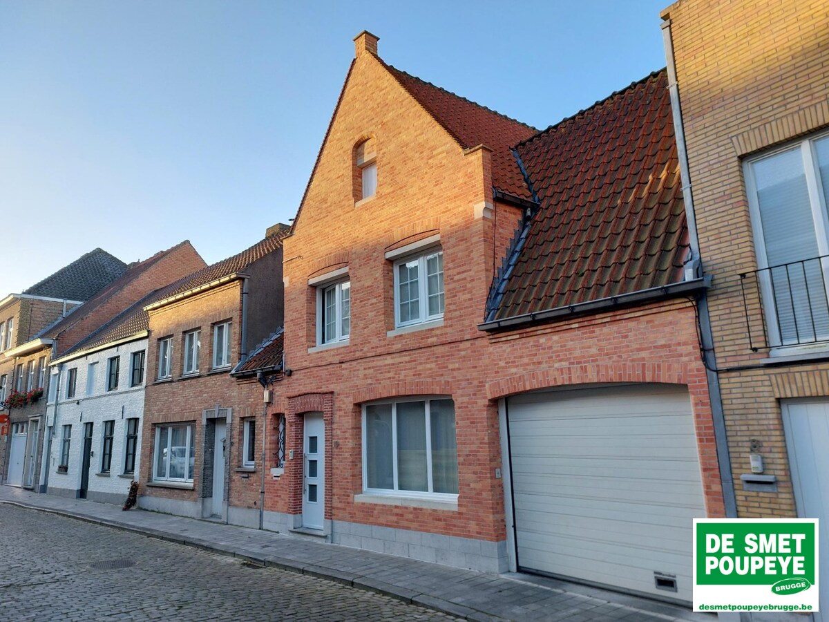 Autostandplaats op binnenkoer 
