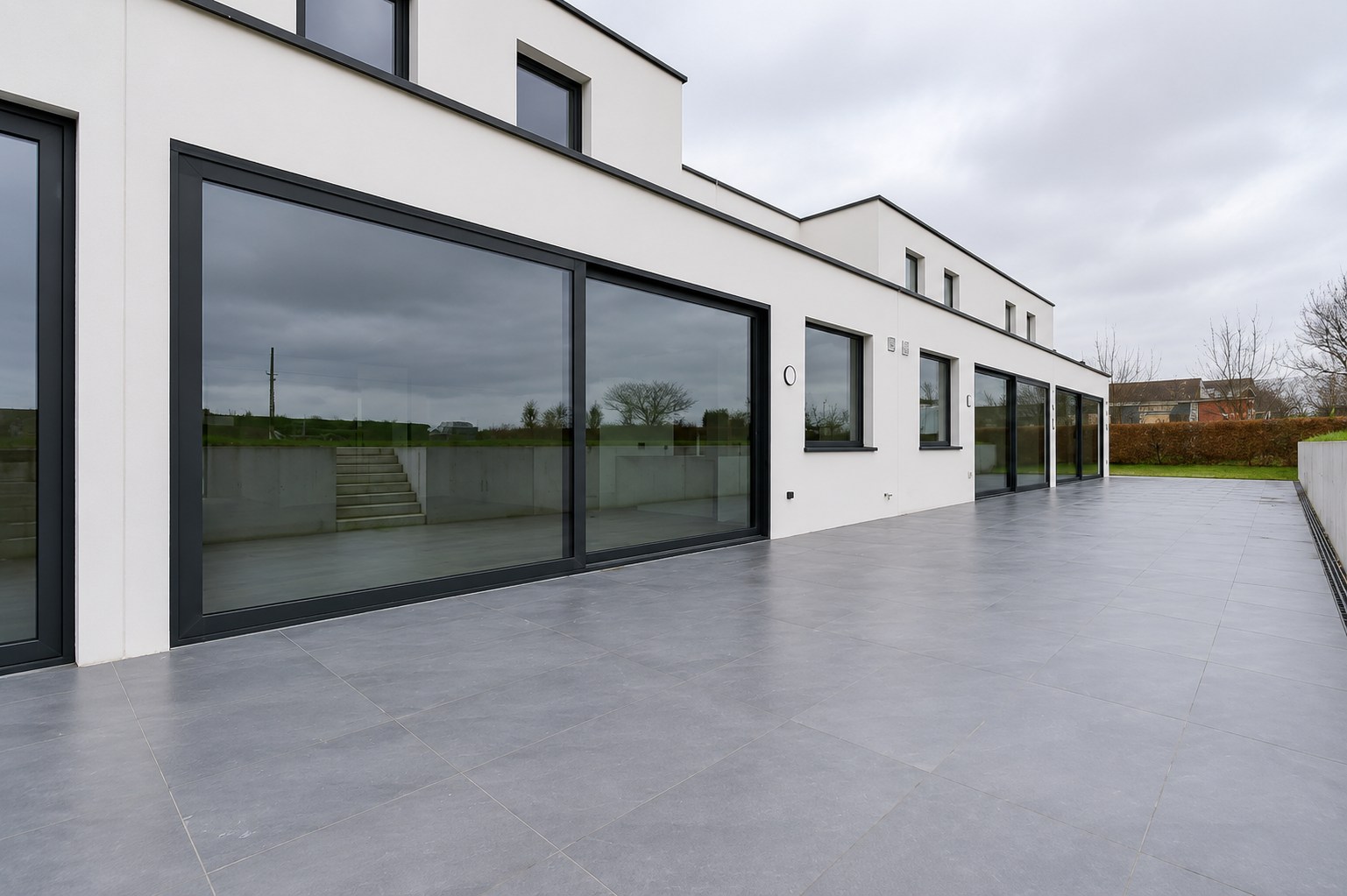 Ruime afgewerkte nieuwbouwwoning met landelijk zicht! 