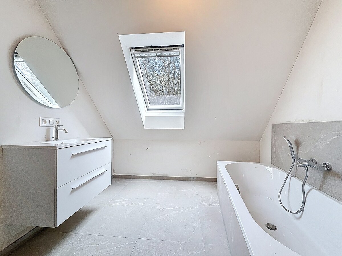 Piekfijn afgewerkte nieuwbouw BEN-woning te St-L-Houtem, 6% BTW mogelijk 