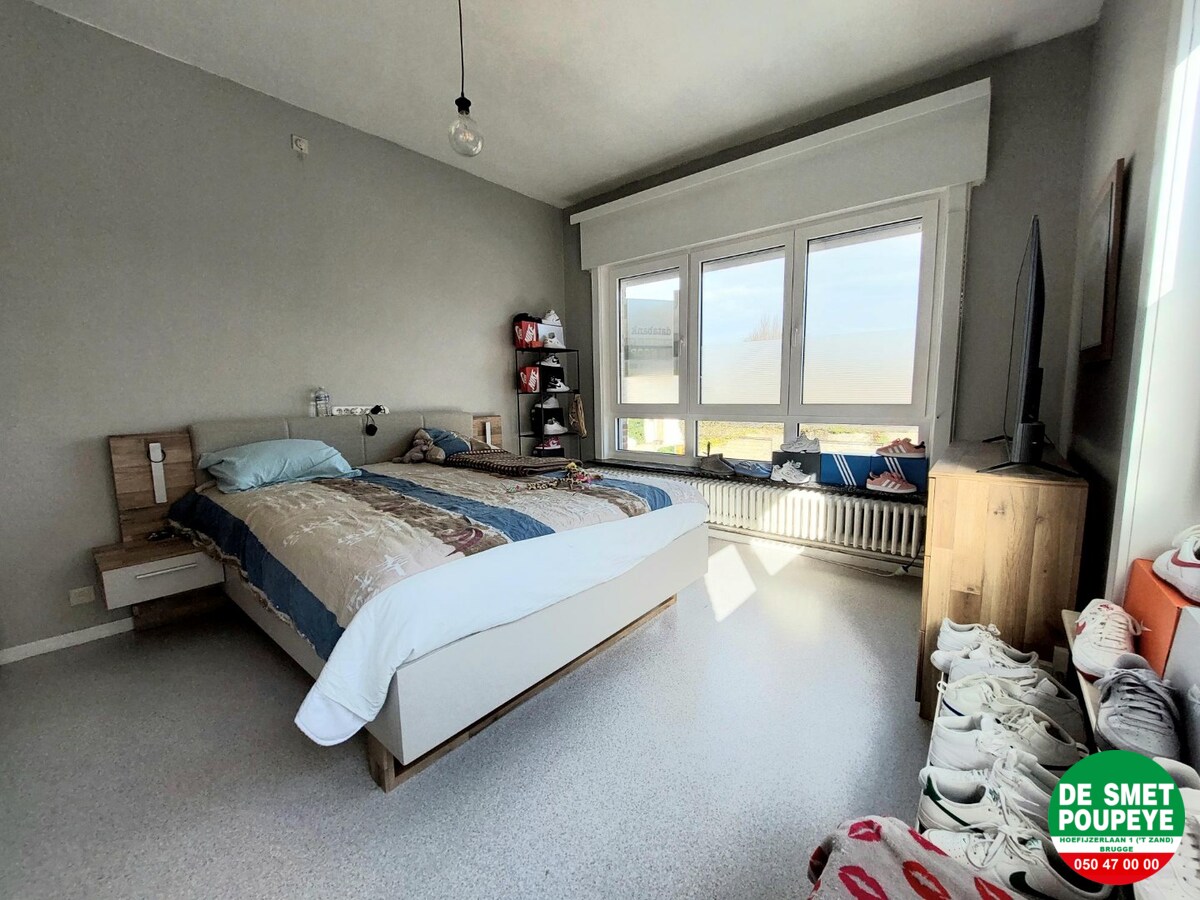 Appartement met terras en garage 