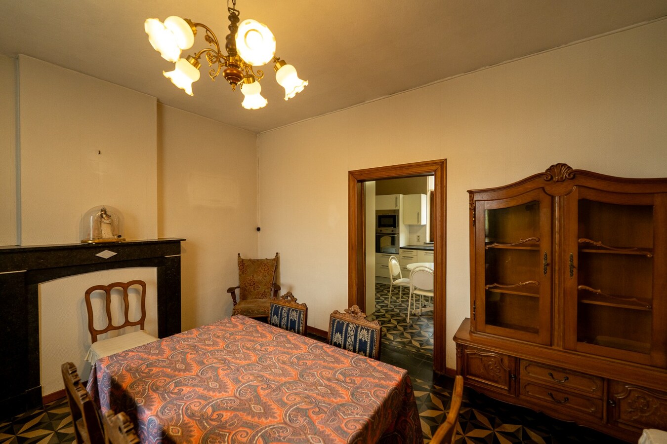 Farm to be renovated with stables and pastures on approximately 1.7 hectares in Herk-de-Stad. 