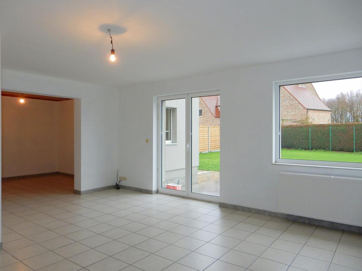 Ruime opgeknapte woning te Jabbeke 