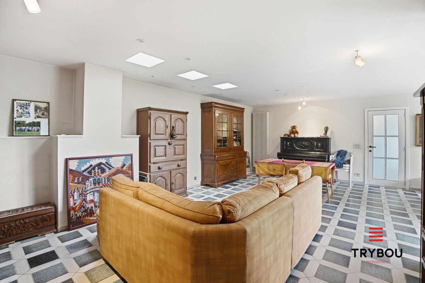 Alleenstaande woning met handelsruimte! 
