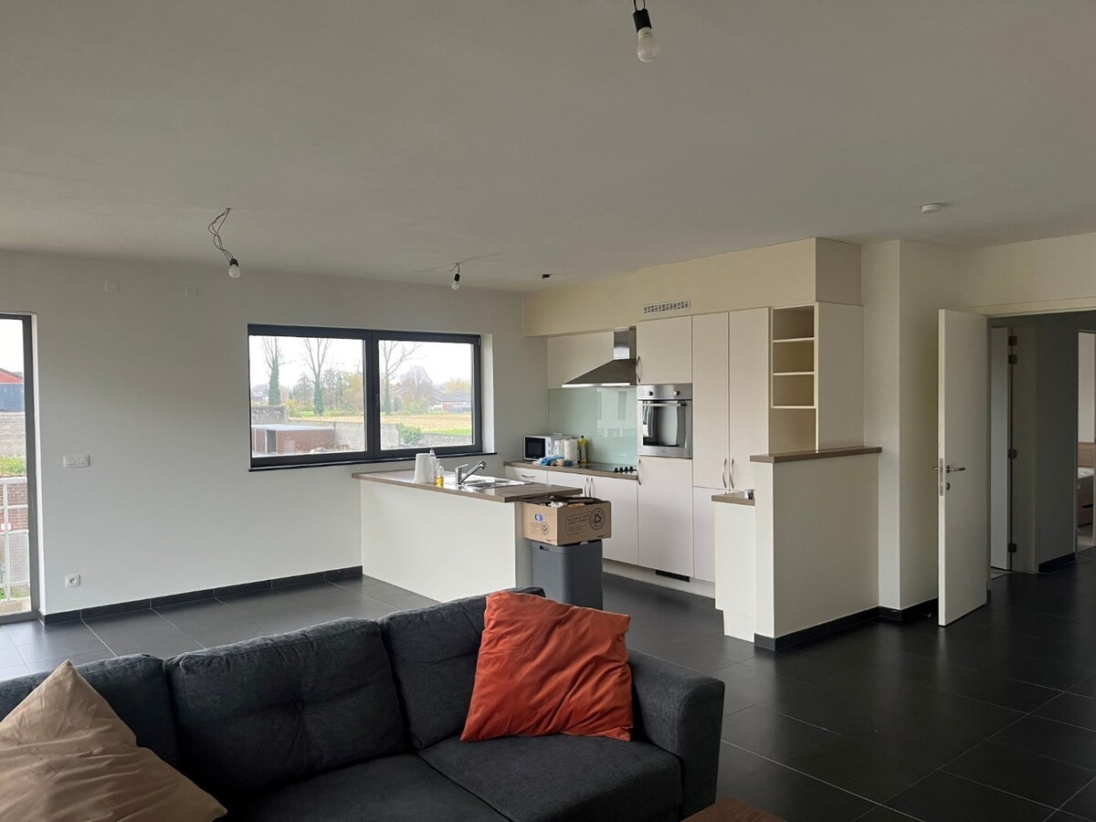 2-slpk-appartement op top locatie (incl. ondergrondse staanplaats!!). 