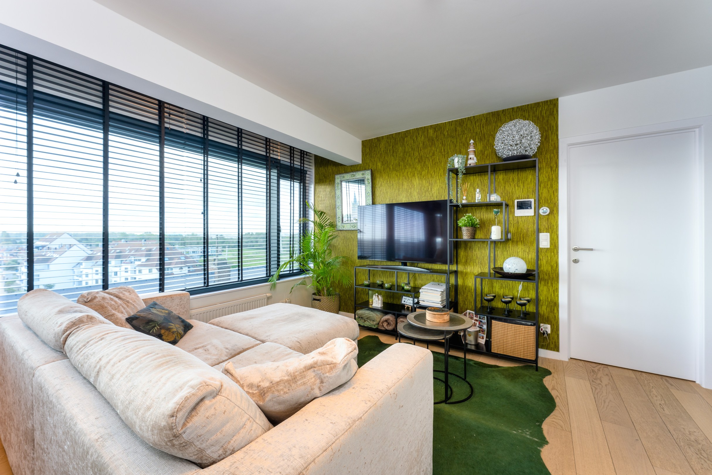 Hoek appartement met zijdelingszeezicht op centrale ligging 