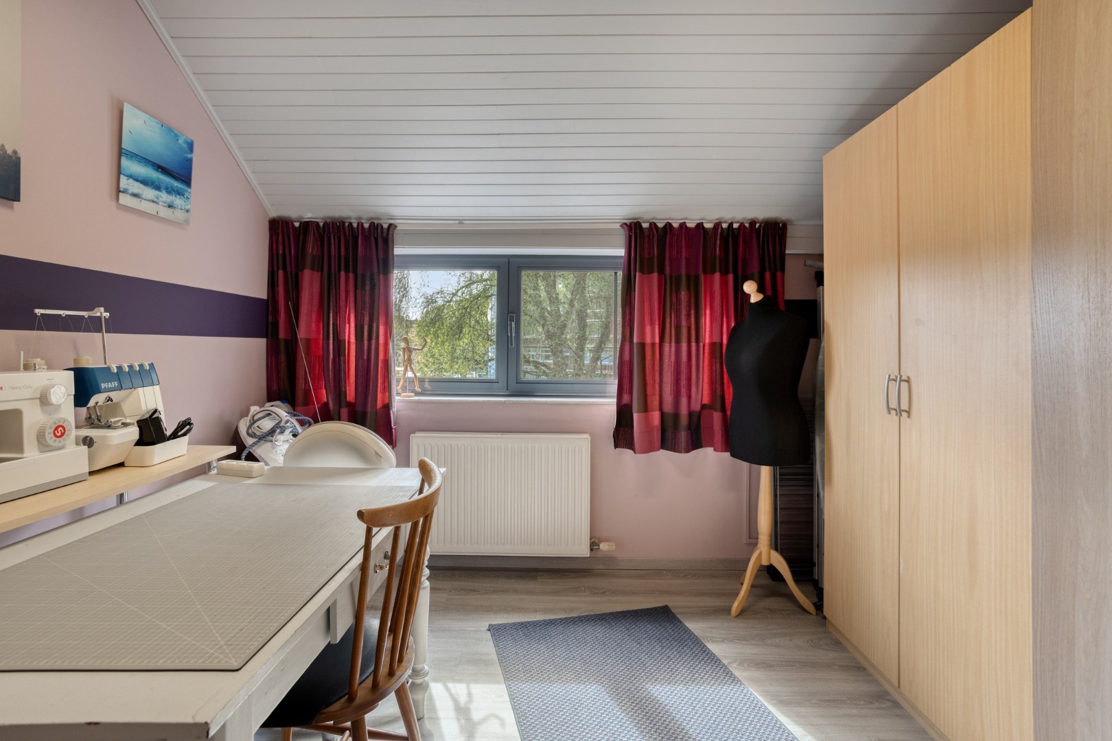 Instapklare halfopen bebouwing met 3 slaapkamers, tuin, terras en 2 carports in Kessel-Lo! – EPC 166 kWh/m² - bewoonbare opp. 146 m² 