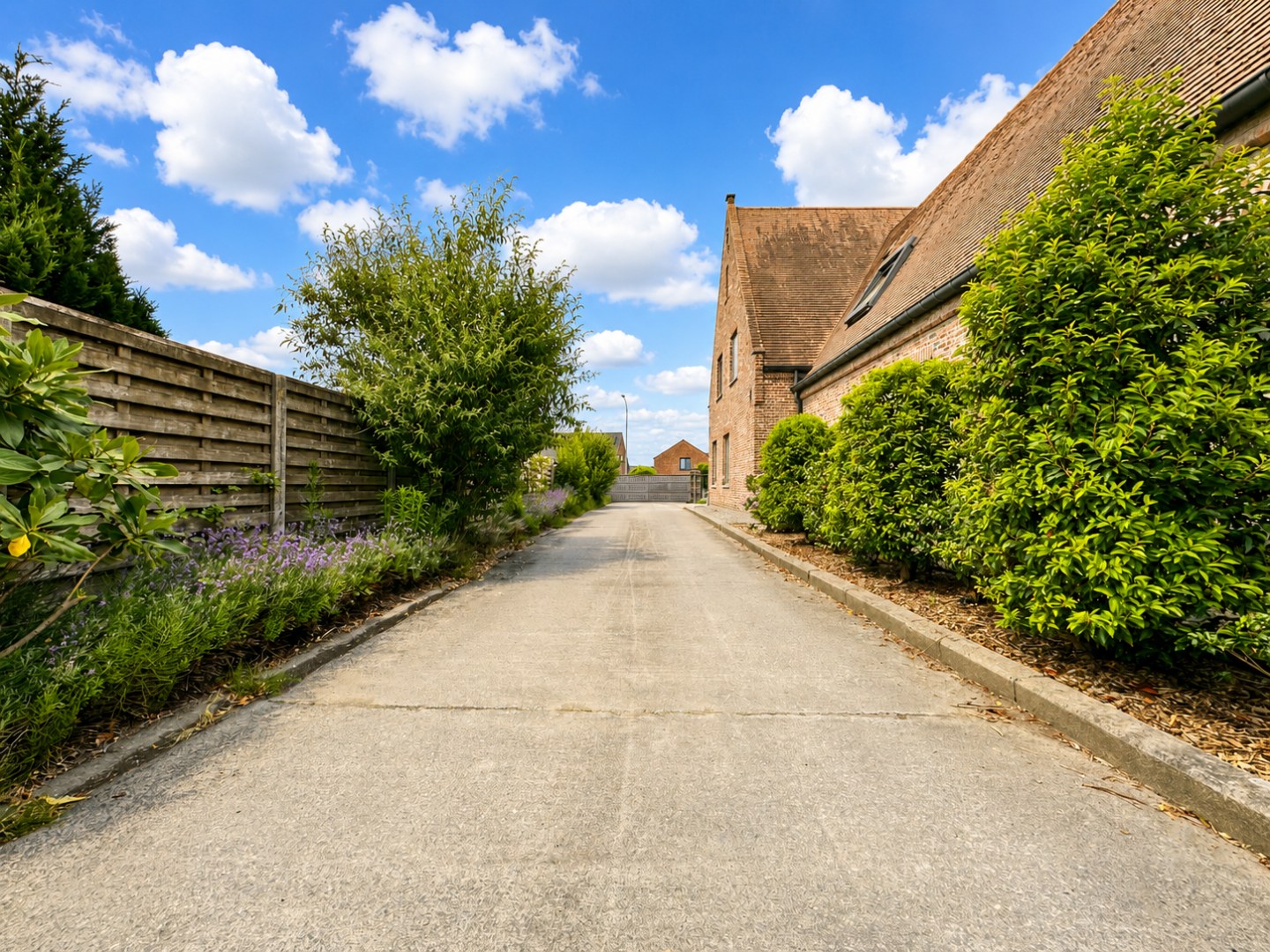 Statige villa met loods op groot perceel, buitenkans! Ruddervoorde (Waardamme) 