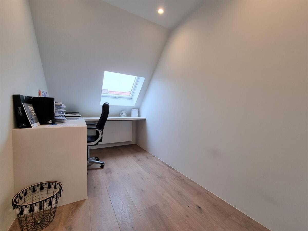 Subliem gerenoveerde woning met 5 slaapkamers &amp; 3 badkamers - Heist 