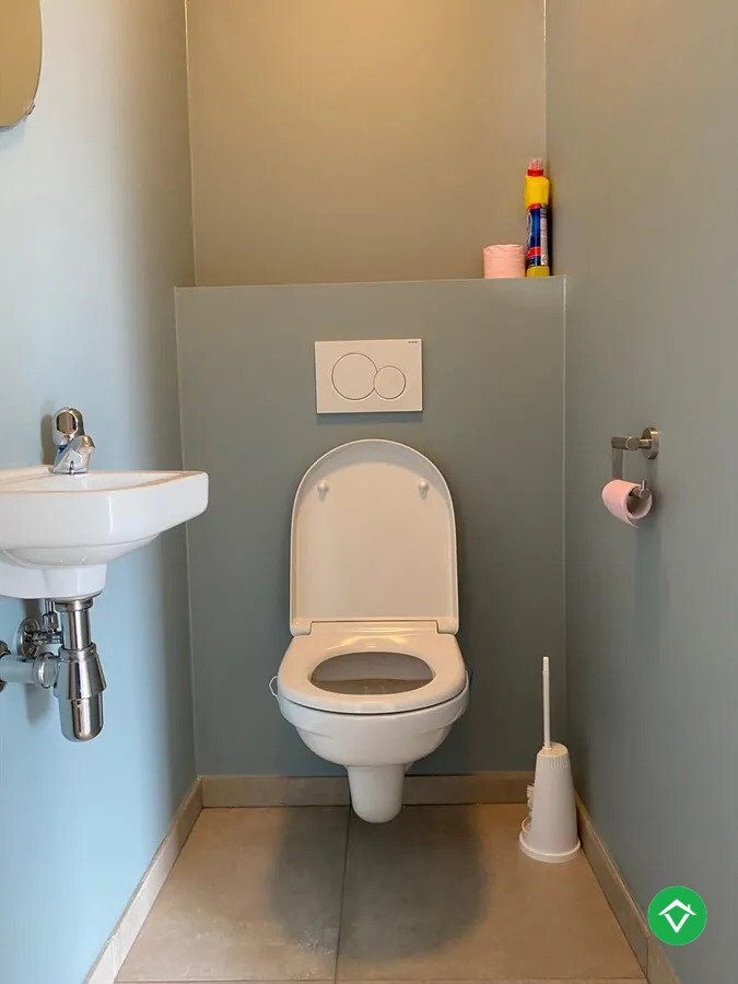 Ruime nieuwbouw woning met 3 slaapkamers, tuin  met tuinhuis en garage te Kortemark 