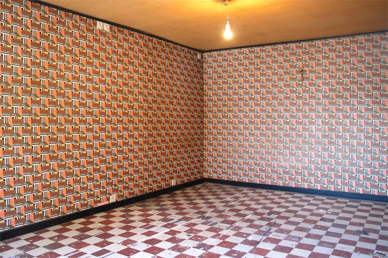 Halfopen woning  met veel potentieel in Geraardsbergen. 