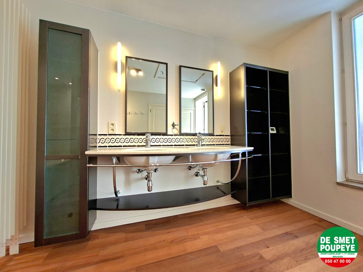 Ruim triplex appartement met 2 terrassen 