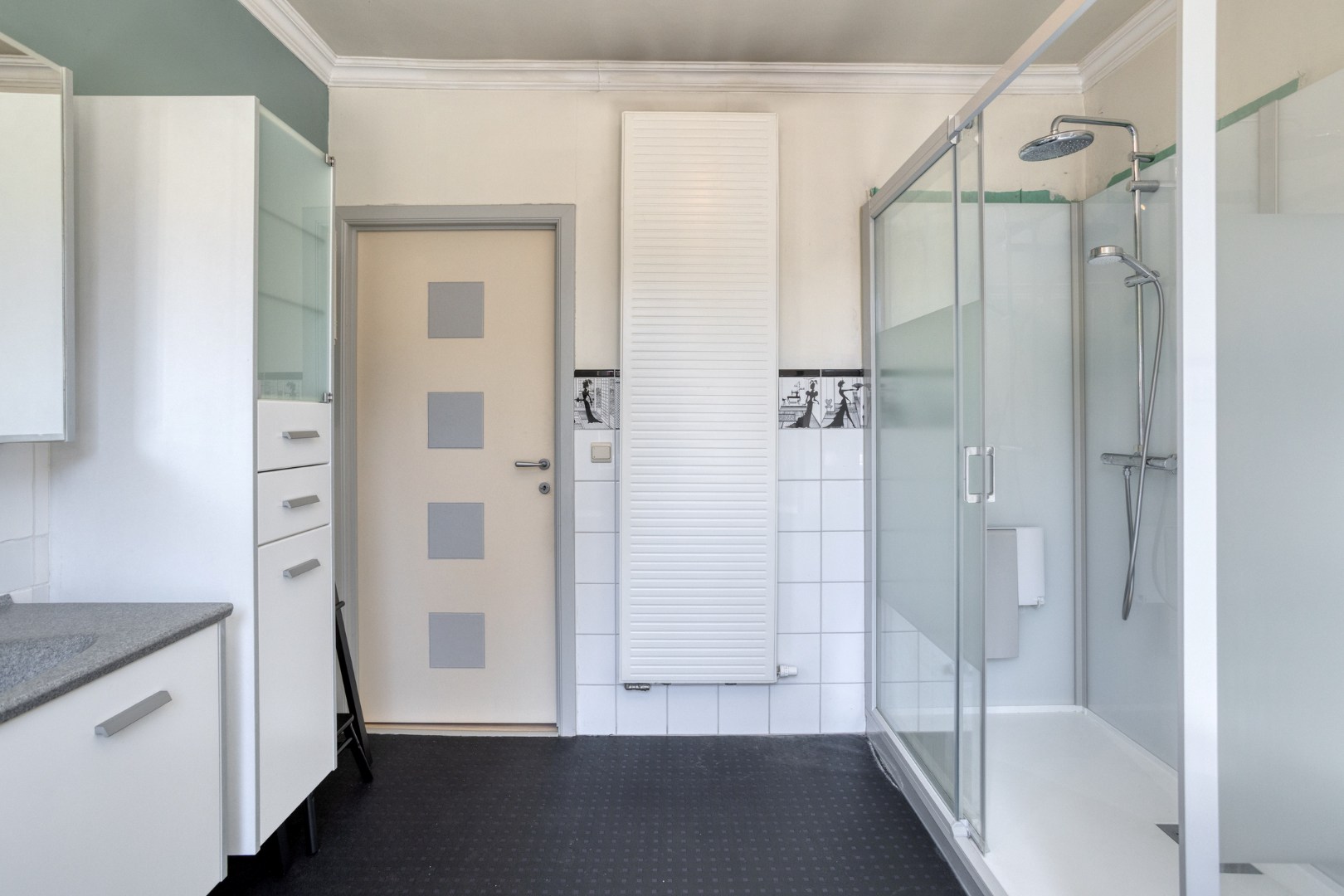 Centraal gelegen ruime woning met 4 slaapkamers en tuin te Tienen - EPC 222Kwh/m² 