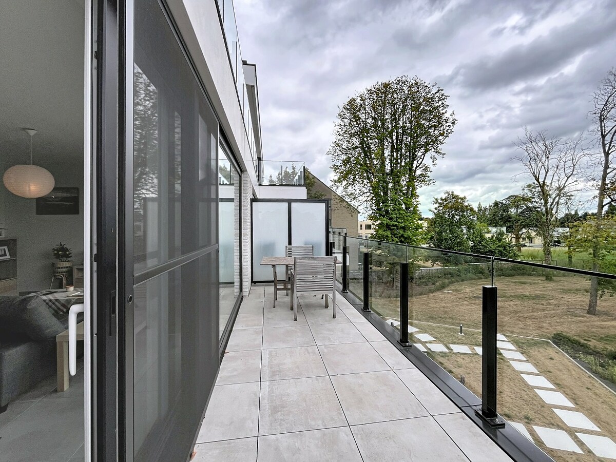 Ruim 2 slaapkamer appartement terras Knesselare! 