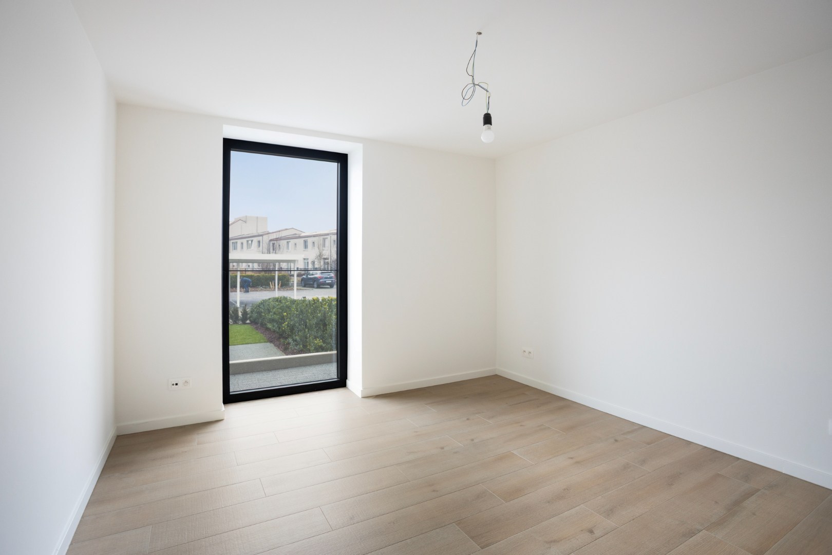 Recent en energiezuinig gelijkvloers appartement met 2 slpk. en tuin in Geel-centrum 