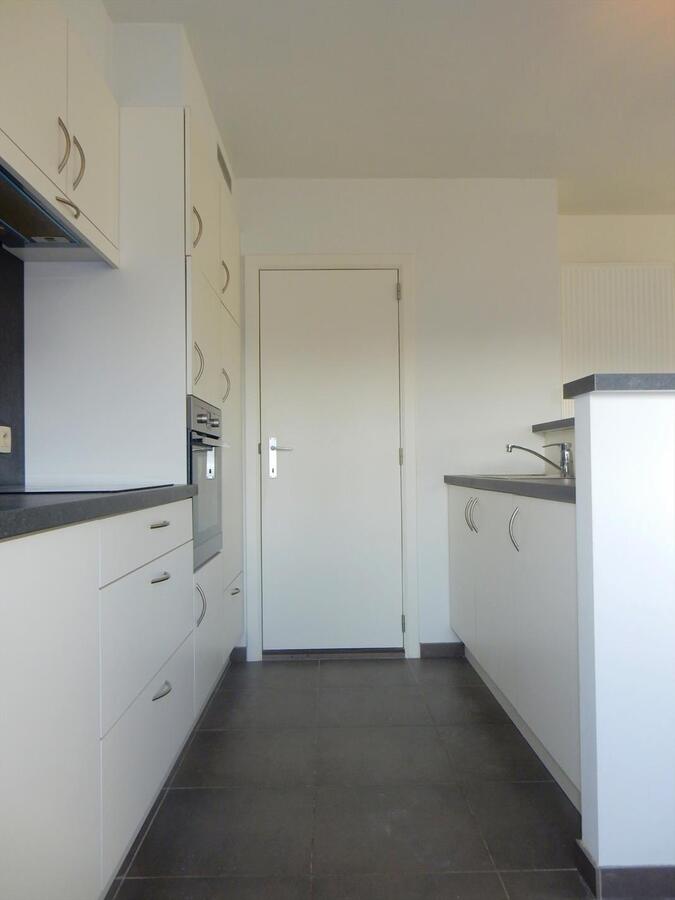 Vernieuwd appartement met 2 slaapkamers 
