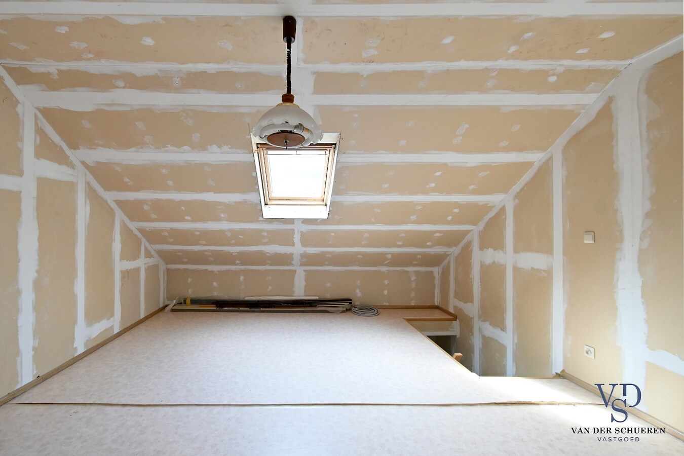 Degelijke rijwoning. 