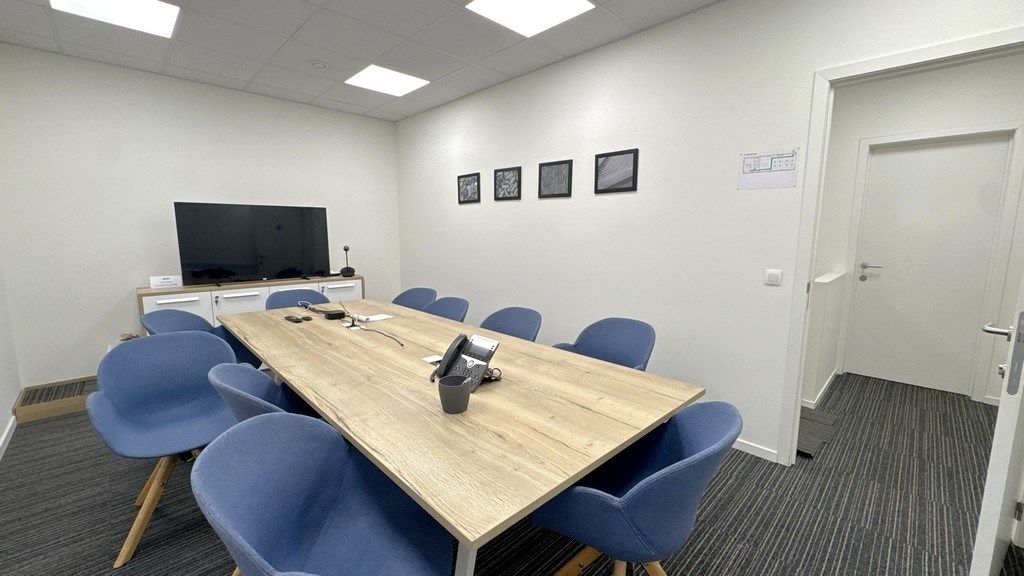 Logistiek bedrijfspand te koop aan A12 in Willebroek