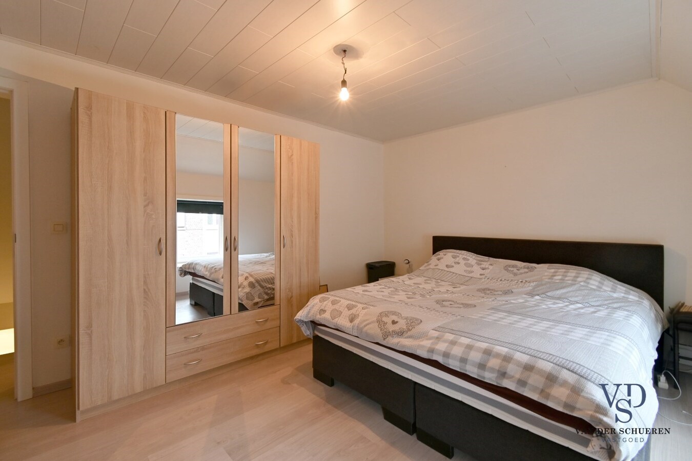 Gezellige woning (met garage achteraan). 