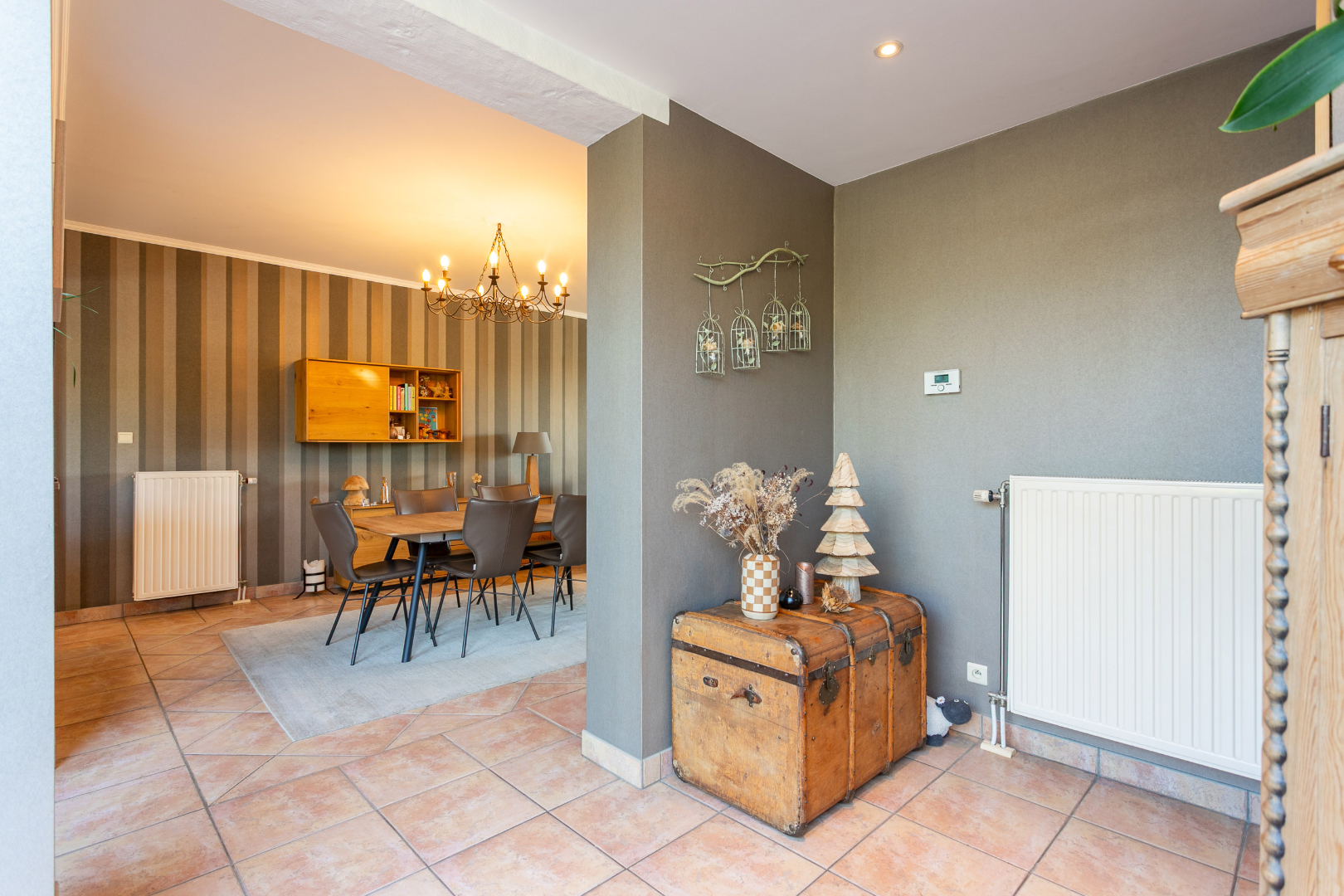 Instapklare driegevelwoning met 4 slpk te Lembeek 