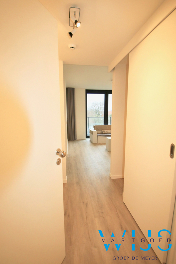 Serviceflat in hartje Waarschoot ! 