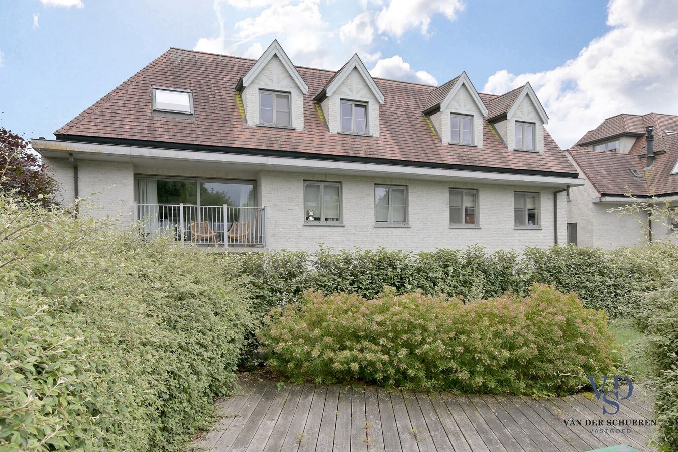 Modern appartement in hartje Dikkelvenne 