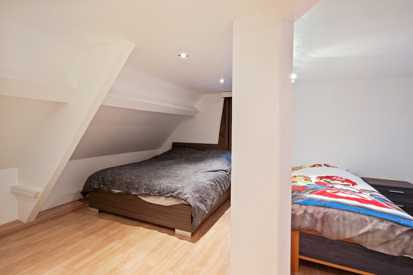 Tot in de puntjes afgewerkte, vrijstaande woning met garage 