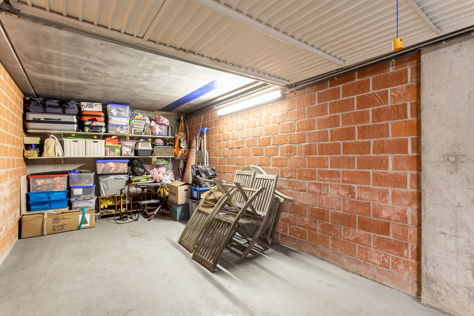 Instapklaar gelijkvloers appartement met 2 slaapkamers, garagebox en ruim terras (35 m²) aan TOP ligging in Halle 