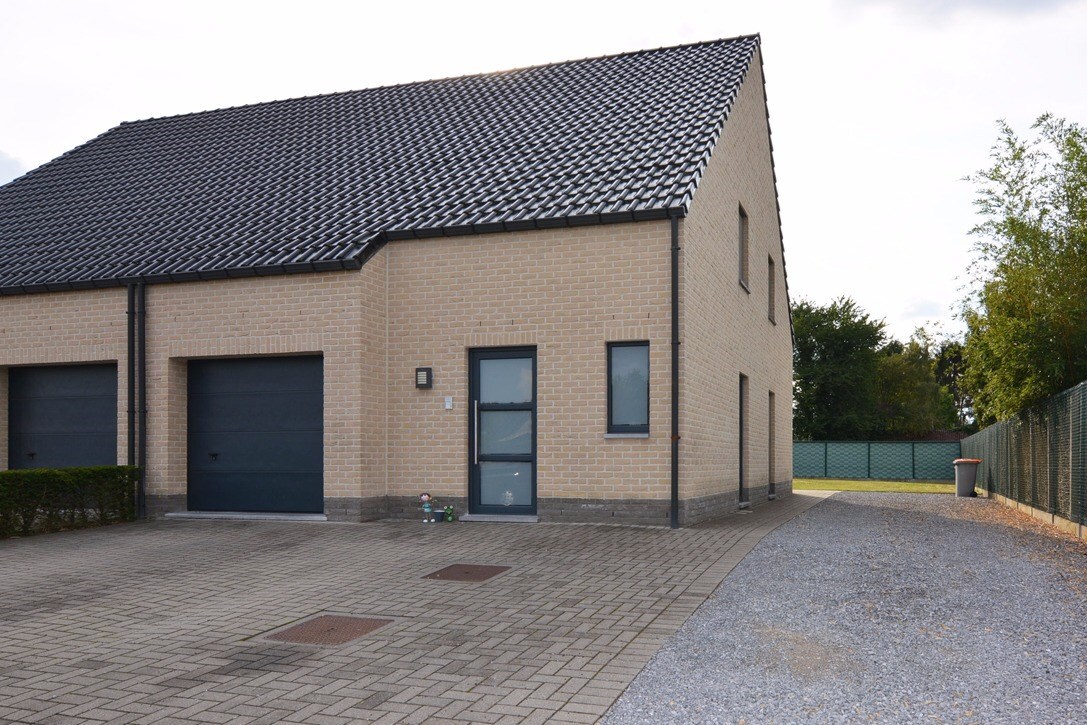 Verhuurd woning - Niel-bij-as