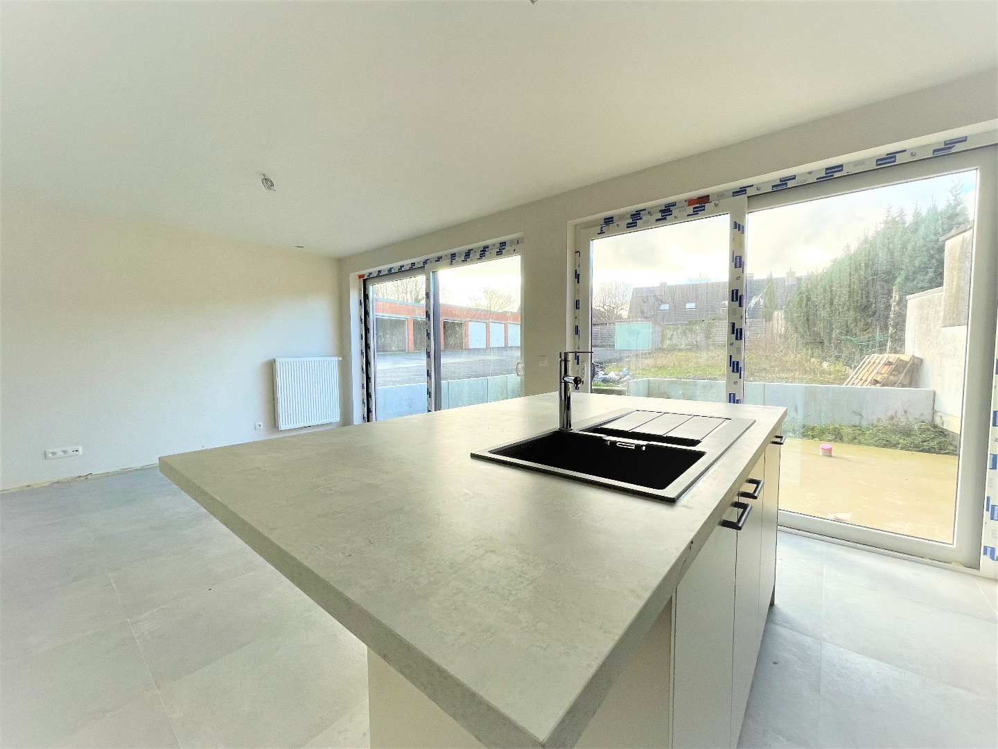 Nieuwbouwwoning met 3 slaapkamers en garage op 318m² 