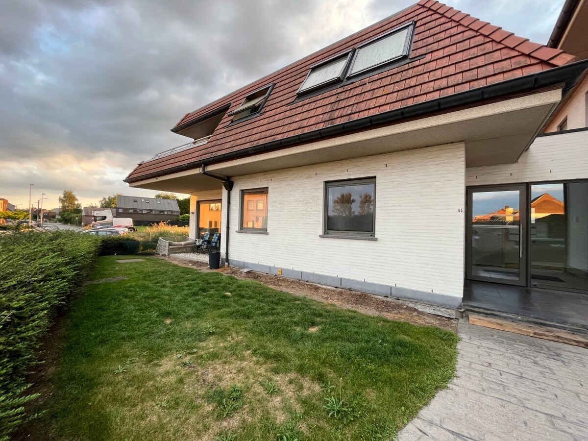 Gelijkvloers 1-slpk-appartement met terras 