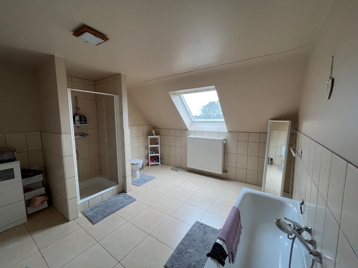 Bijzonder ruime gezinswoning met 3 slaapkamers 