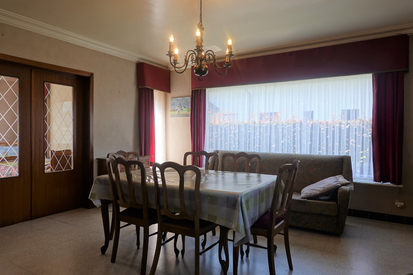 Alleenstaande woning met garage en mooie tuin 