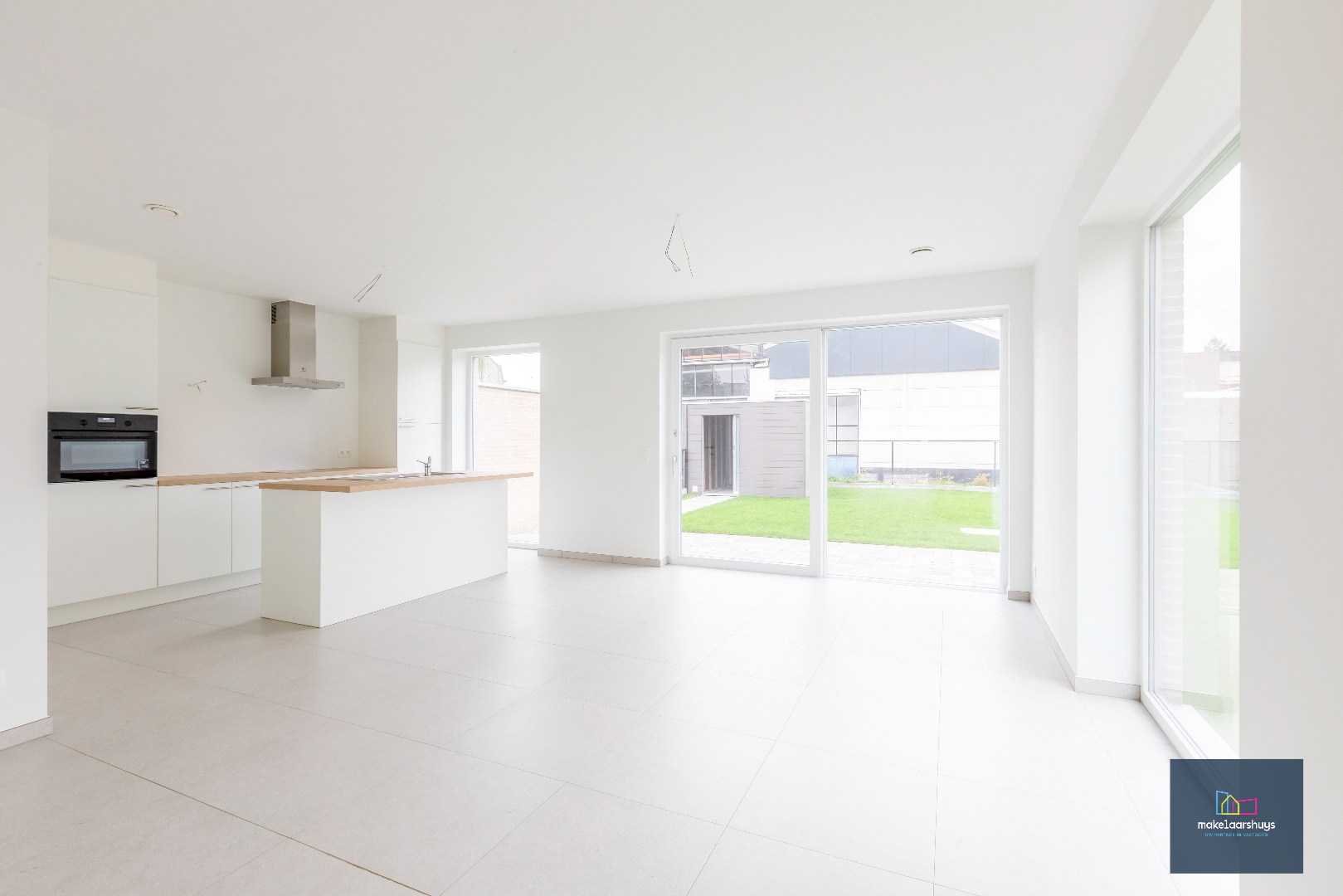 Energiezuinige nieuwbouwwoning met 3 slaapkamers , tuin en staanplaats 