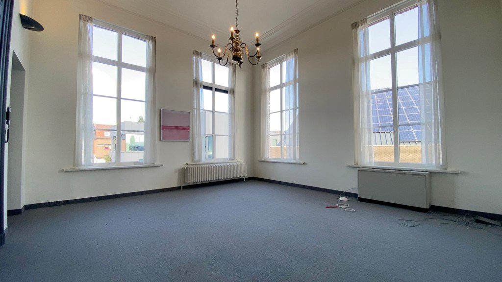 Kantoren met zicht op water in gerenoveerde kantoorvilla te huur in Gent