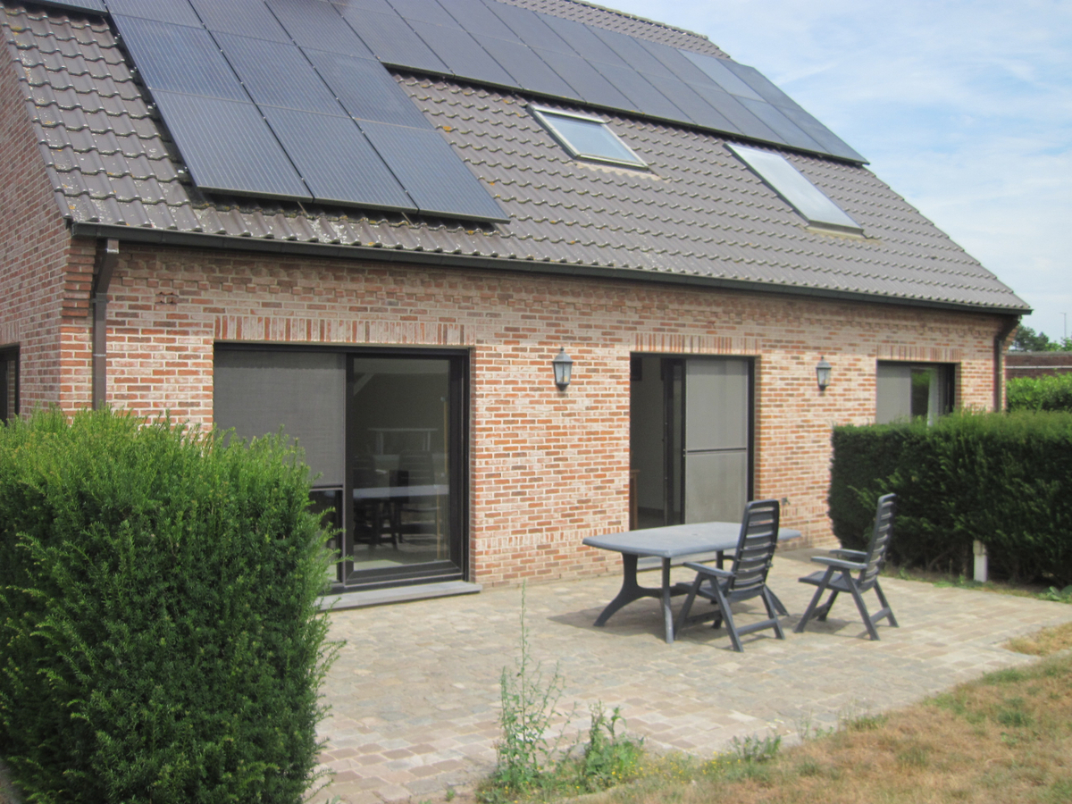 Ruime villa nabij 't Peerdeken. 