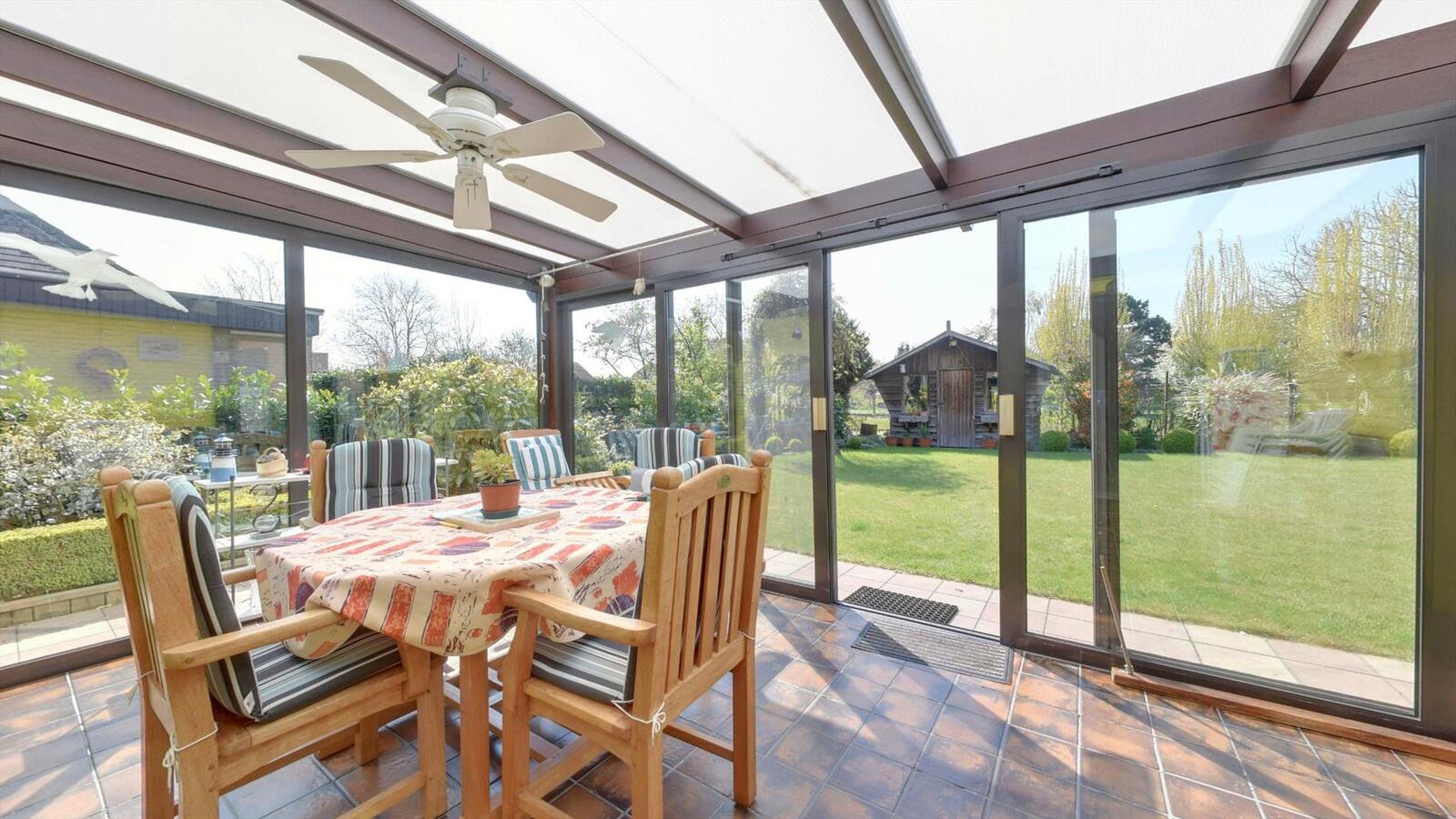 Charmante villa met zonnige tuin 