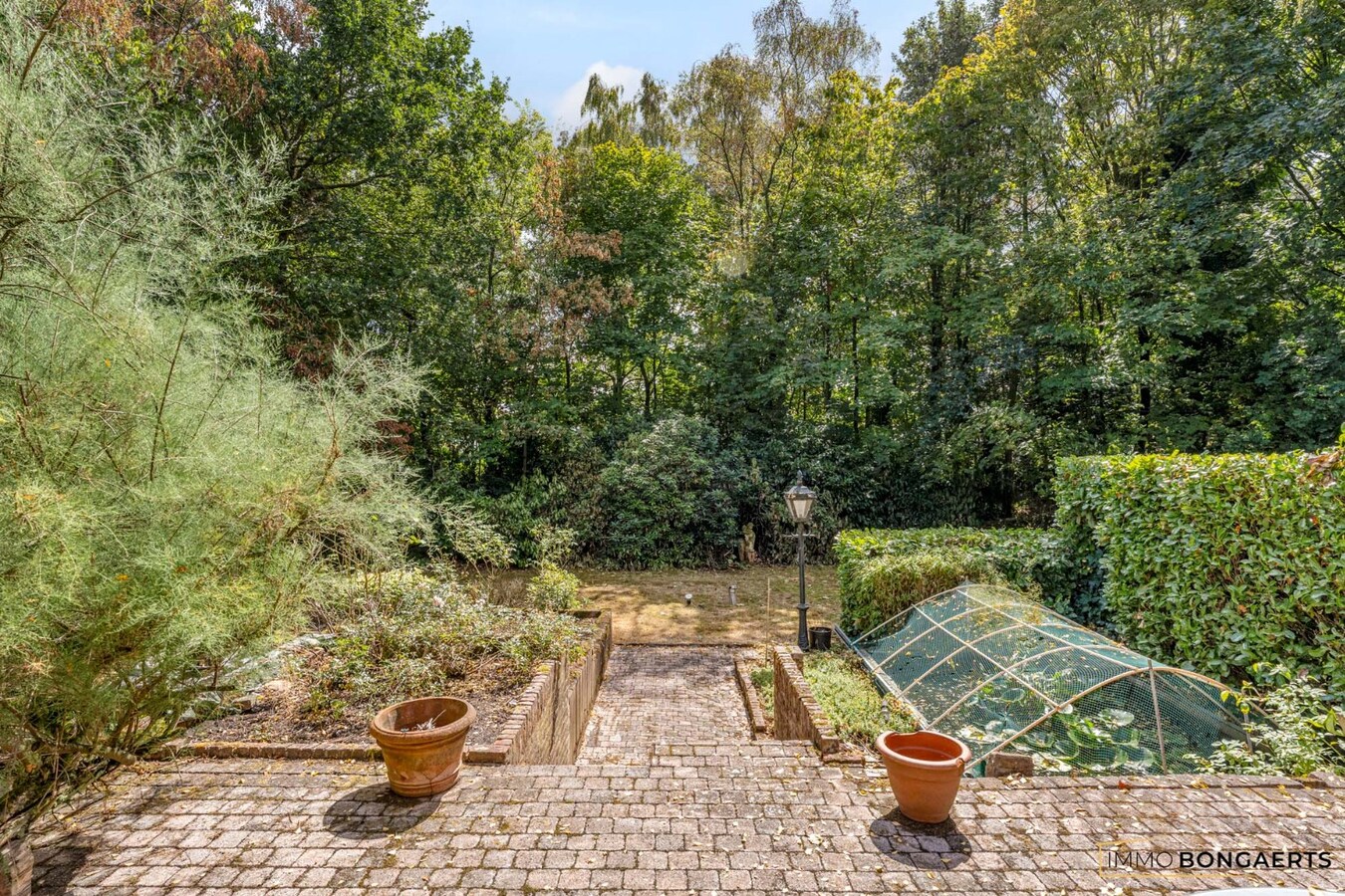 Prachtige villa met praktijkruimte en royale tuin in Houthalen-Oost 