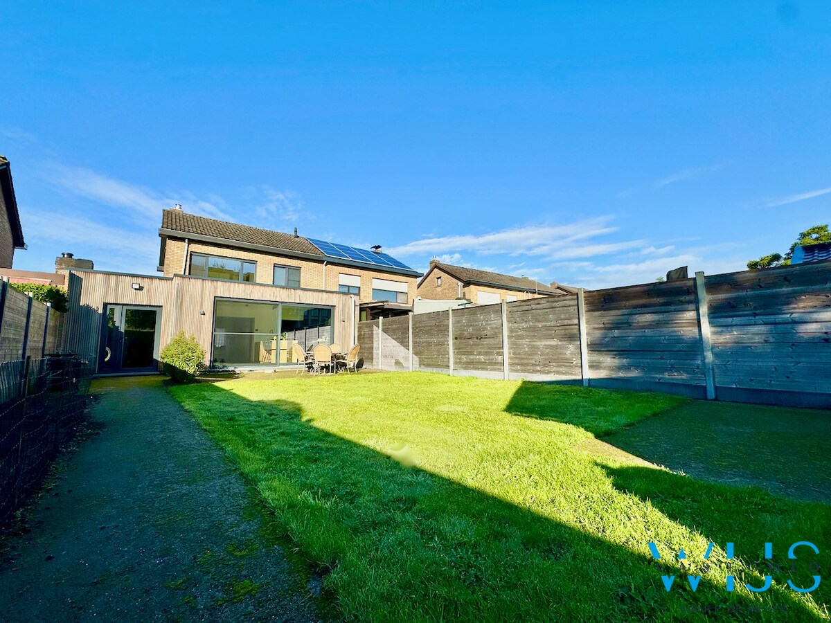 Gezellig instapklaar woonhuis in het hart van Eeklo 