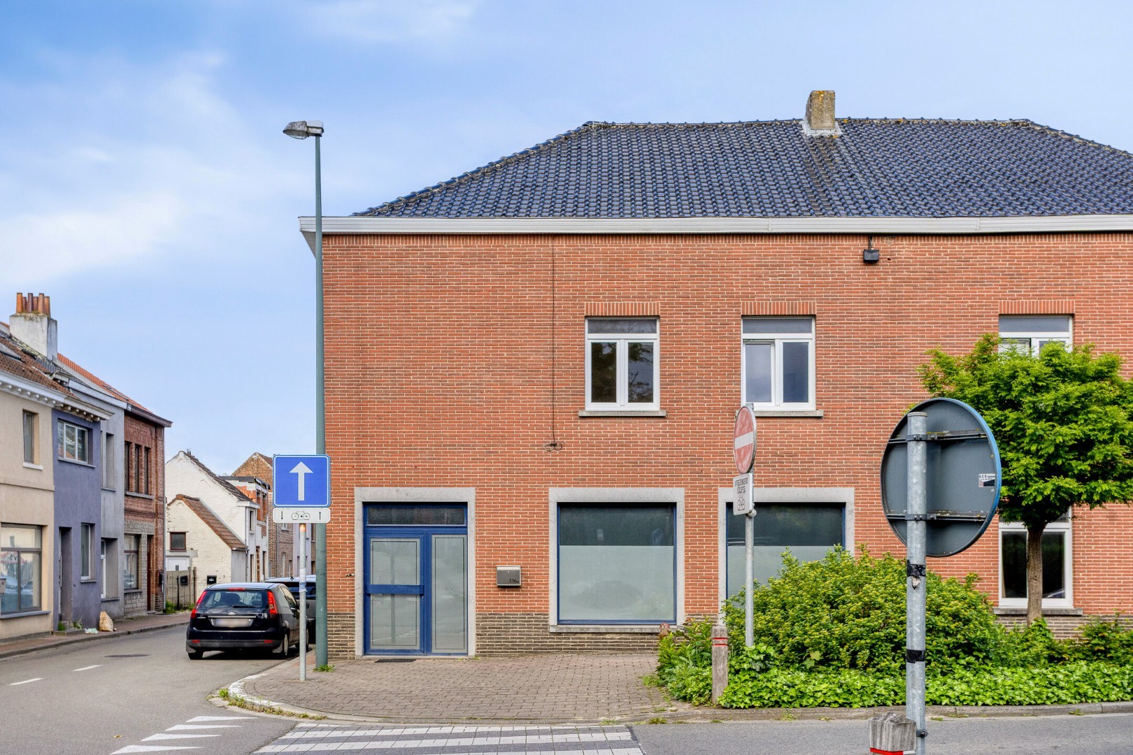 TE RENOVEREN WONING met 2 woonéénheden en tuin – 1640 SINT-GENESIUS-RODE 