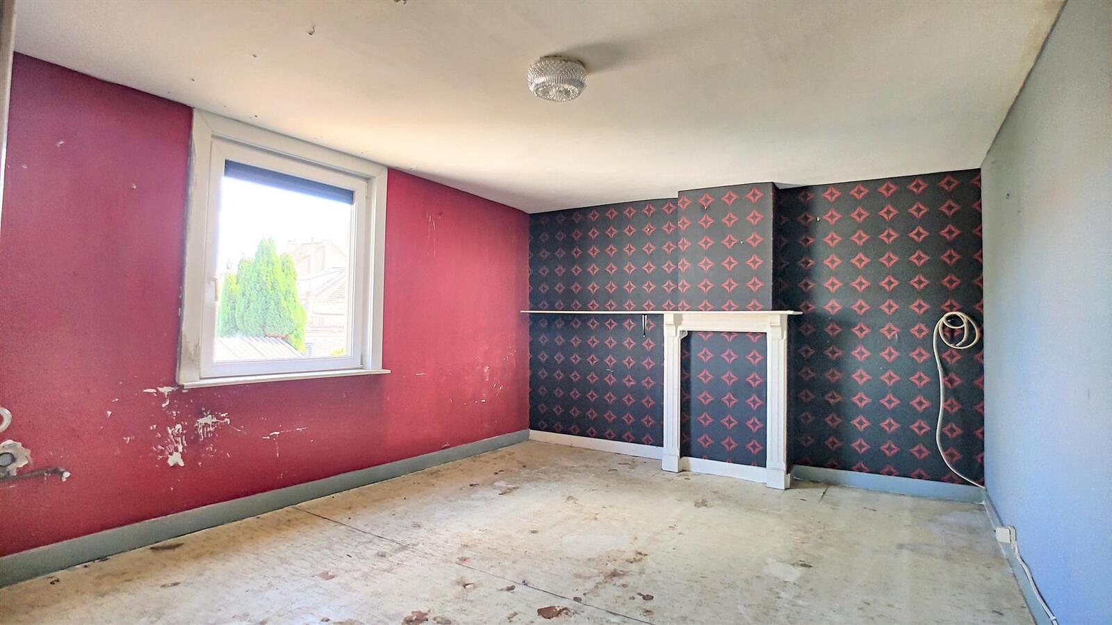 Volledig te renoveren woning met aangename tuin - Heist 