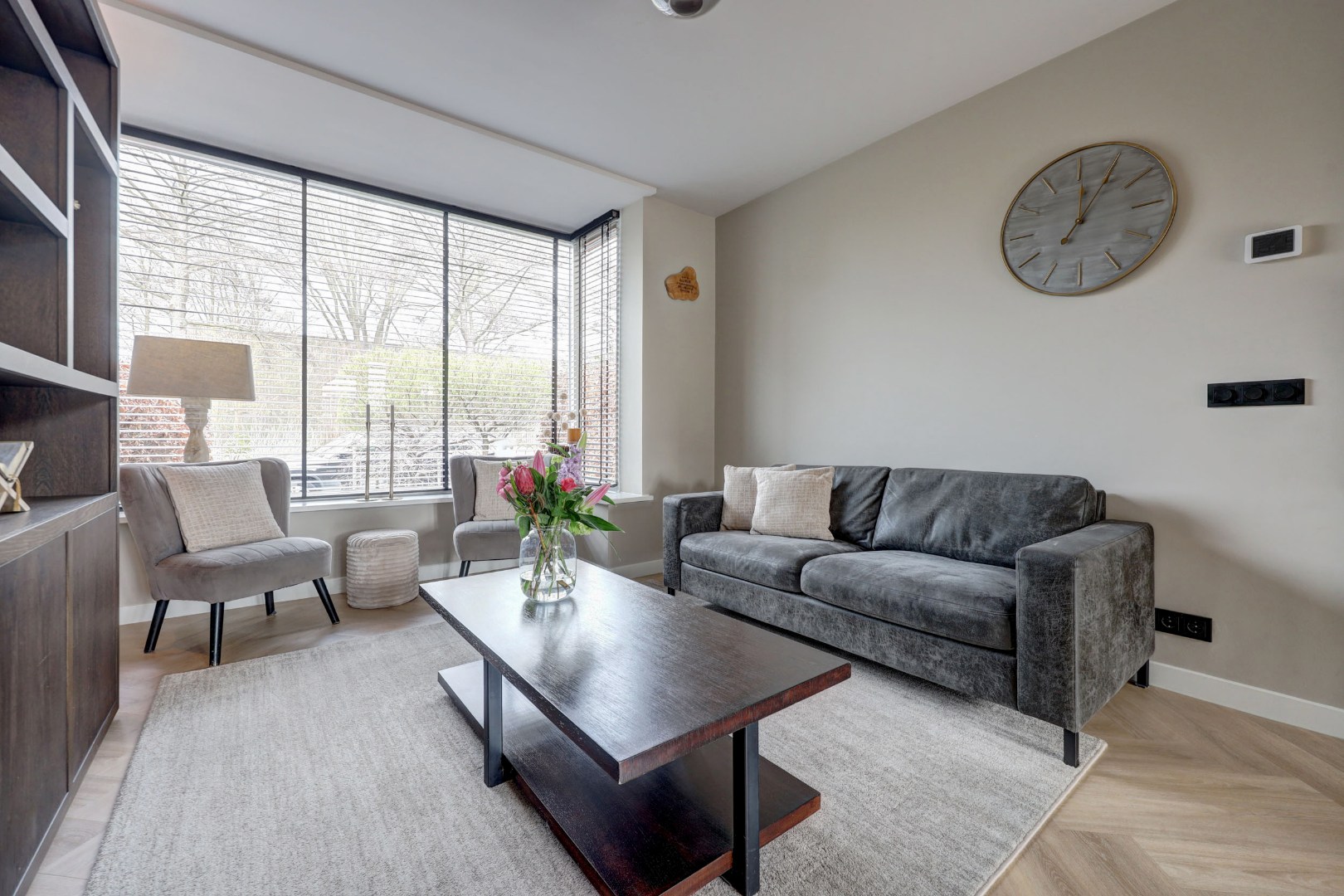 Energiezuinig (A++) en instapklaar 6-kamer gezinswoning met luxe keuken, vijf slaapkamers en zonnige tuin op het zuidoosten 