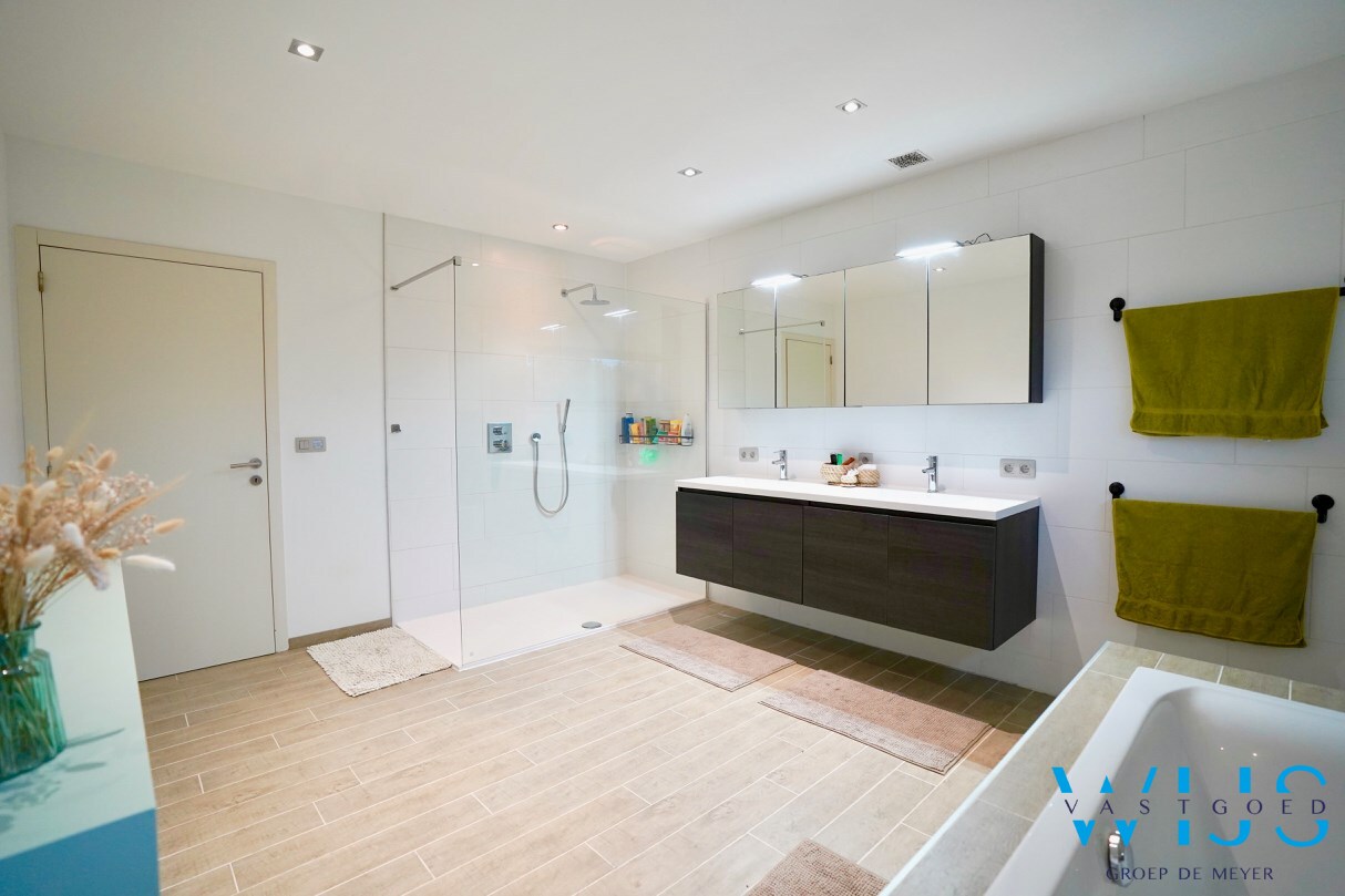 Prachtige en enorm ruime nieuwbouwwoning te Zelzate ! 