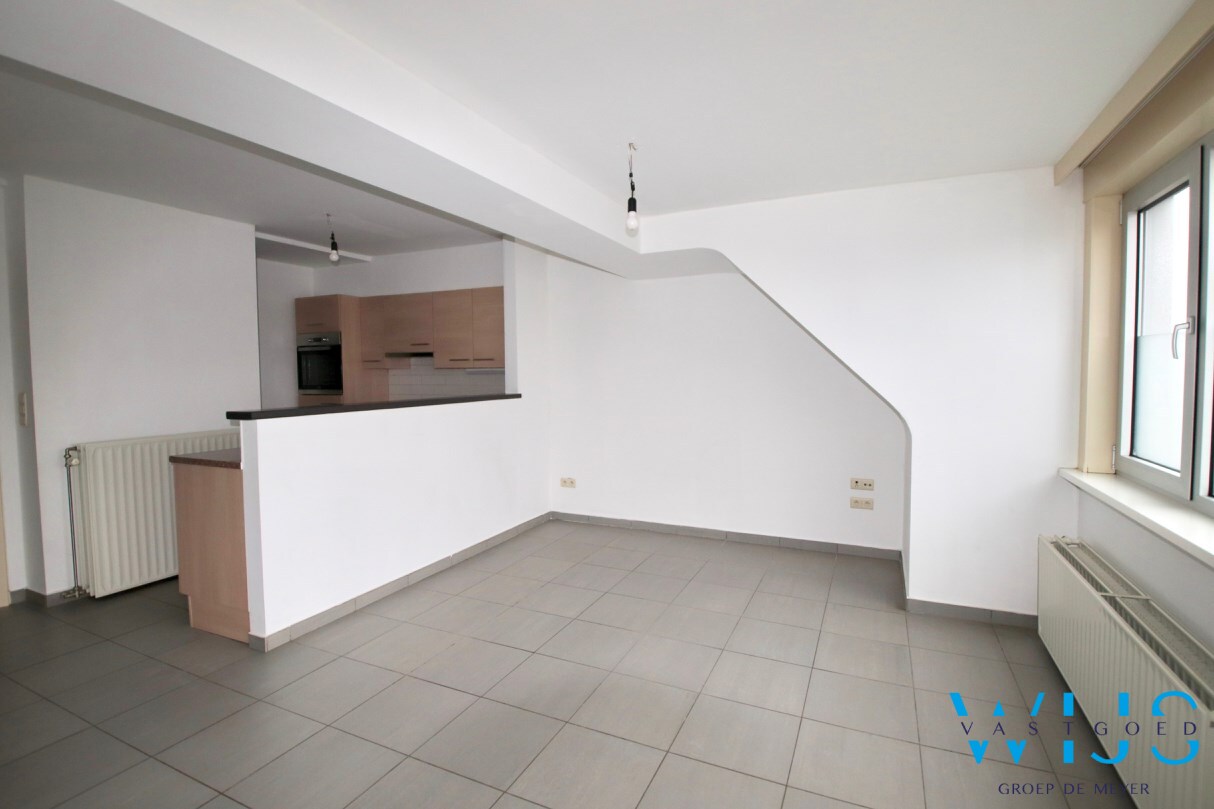 Ruim lichtrijk appartement met 4 slaapkamers te Eeklo ! 